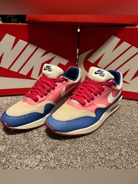 Nike Air Max 1 Hyperfuse Hyper Blue Total
Crimson (2012) (W11/M9.5)